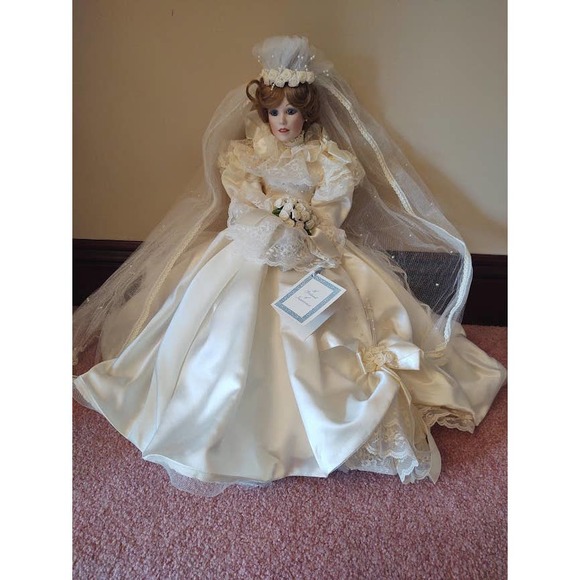 Vintage Porcelain Bride, A Portrait of Innocence Doll, Hamilton Collection - Picture 1 of 9
